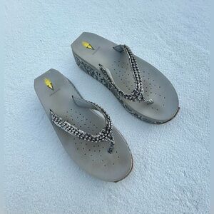 Volatile Flip Flops  Platform Rhinestone Sandals Snakeskin Sz.11
